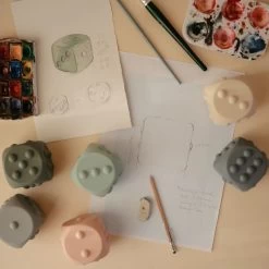 Mushie Kinder-Baby Spiel-Würfel Tradewinds Stone -Essen - Trinken Verkäufe hersteller mushie kinder baby spiel wuerfel tradewinds stone 4